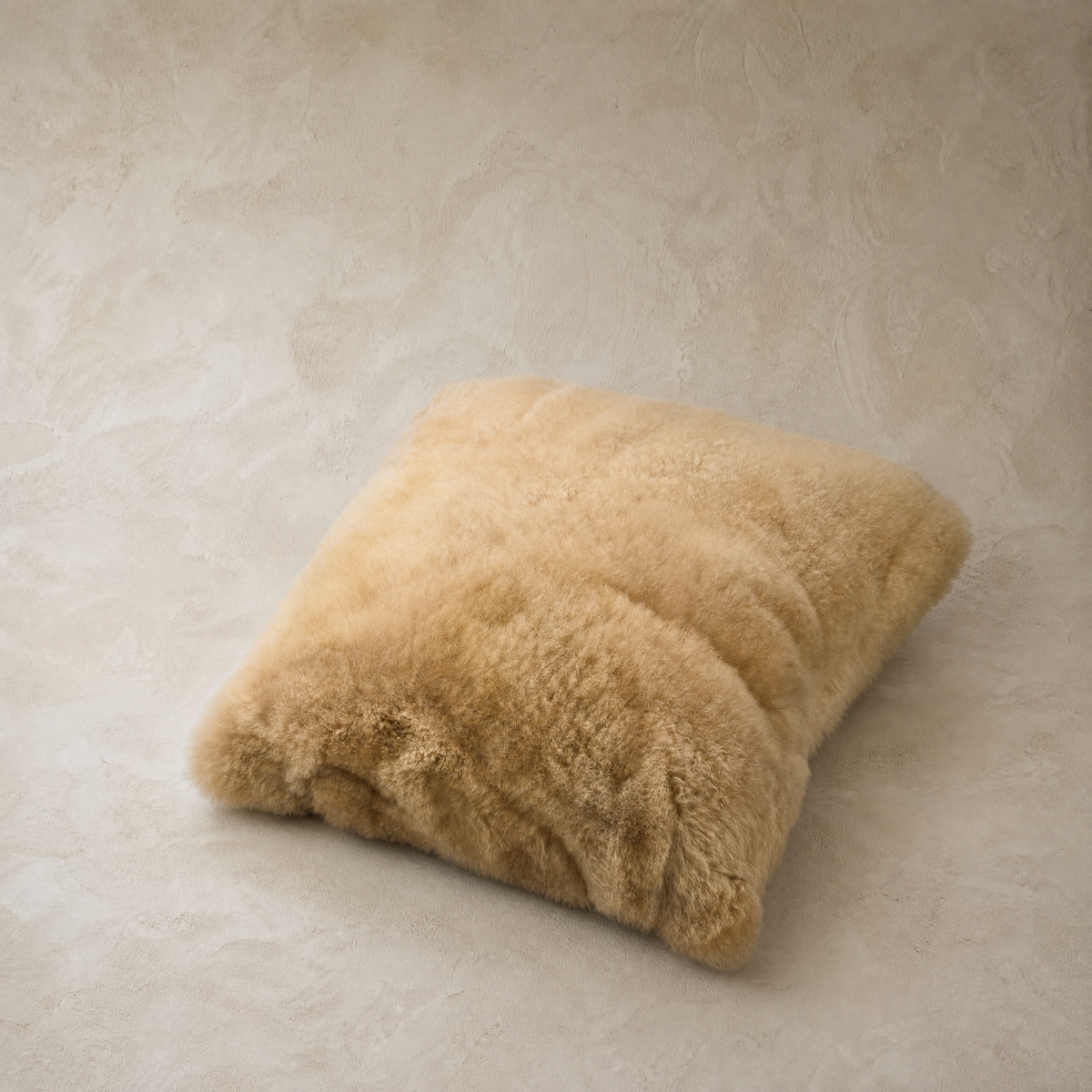 Beige baby alpaca fur cushion – Alpaca Gold Standard