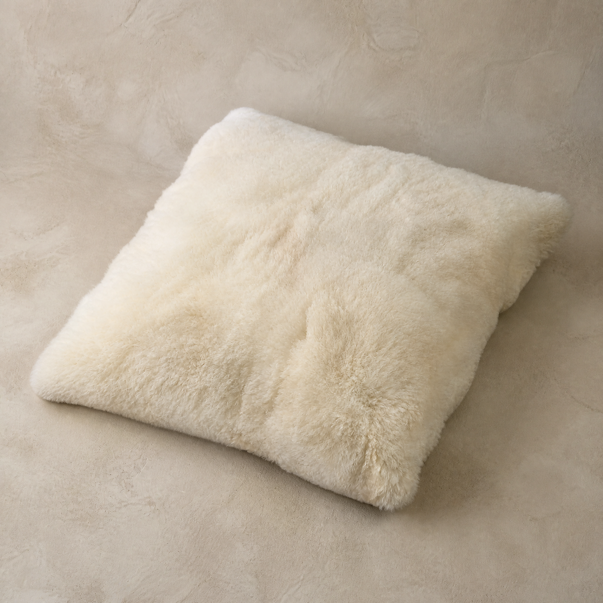 Ivory white baby alpaca fur cushion – Alpaca Gold Standard